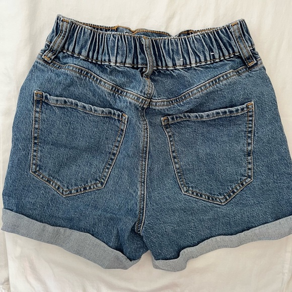 Garage 80s Mom Shorts - Picture 2 of 3